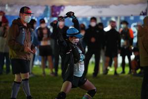 BIB: 145
                            <button type="button" onclick="openModal(16056618)" class="btn btn-primary btn-sm float-right btn-popup" data-toggle="modal" data-target=".modal-high-quality">
                        <i class="fas fa-shopping-cart"></i> Add to Cart
                    </button>
                                            <button type="button" onclick="isThisMe(16056618, true)" class="btn btn-success btn-sm float-right btn-popup btn-isme hidden" data-toggle="tooltip" data-placement="bottom" title="นี่คือรูปของคุณใช่ไหม คลิกที่นี่เพื่อเอาเข้าอัลบั้ม">
                        <i class="fas fa-plus"></i> Add to album
                    </button>
                    <button type="button" onclick="isThisMe(16056618, false)" class="btn btn-warning btn-sm float-right btn-popup btn-isnotme hidden">
                        <i class="fas fa-ban"></i> Remove from album
                    </button>