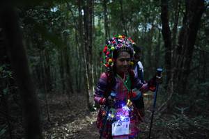 BIB: 147
                            <button type="button" onclick="openModal(16057019)" class="btn btn-primary btn-sm float-right btn-popup" data-toggle="modal" data-target=".modal-high-quality">
                        <i class="fas fa-shopping-cart"></i> Add to Cart
                    </button>
                                            <button type="button" onclick="isThisMe(16057019, true)" class="btn btn-success btn-sm float-right btn-popup btn-isme hidden" data-toggle="tooltip" data-placement="bottom" title="นี่คือรูปของคุณใช่ไหม คลิกที่นี่เพื่อเอาเข้าอัลบั้ม">
                        <i class="fas fa-plus"></i> Add to album
                    </button>
                    <button type="button" onclick="isThisMe(16057019, false)" class="btn btn-warning btn-sm float-right btn-popup btn-isnotme hidden">
                        <i class="fas fa-ban"></i> Remove from album
                    </button>