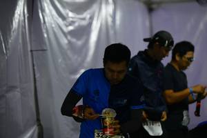 BIB: 325
                            <button type="button" onclick="openModal(16059735)" class="btn btn-primary btn-sm float-right btn-popup" data-toggle="modal" data-target=".modal-high-quality">
                        <i class="fas fa-shopping-cart"></i> Add to Cart
                    </button>
                                            <button type="button" onclick="isThisMe(16059735, true)" class="btn btn-success btn-sm float-right btn-popup btn-isme hidden" data-toggle="tooltip" data-placement="bottom" title="นี่คือรูปของคุณใช่ไหม คลิกที่นี่เพื่อเอาเข้าอัลบั้ม">
                        <i class="fas fa-plus"></i> Add to album
                    </button>
                    <button type="button" onclick="isThisMe(16059735, false)" class="btn btn-warning btn-sm float-right btn-popup btn-isnotme hidden">
                        <i class="fas fa-ban"></i> Remove from album
                    </button>