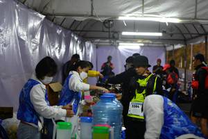 BIB: 3384
                            <button type="button" onclick="openModal(16059730)" class="btn btn-primary btn-sm float-right btn-popup" data-toggle="modal" data-target=".modal-high-quality">
                        <i class="fas fa-shopping-cart"></i> Add to Cart
                    </button>
                                            <button type="button" onclick="isThisMe(16059730, true)" class="btn btn-success btn-sm float-right btn-popup btn-isme hidden" data-toggle="tooltip" data-placement="bottom" title="นี่คือรูปของคุณใช่ไหม คลิกที่นี่เพื่อเอาเข้าอัลบั้ม">
                        <i class="fas fa-plus"></i> Add to album
                    </button>
                    <button type="button" onclick="isThisMe(16059730, false)" class="btn btn-warning btn-sm float-right btn-popup btn-isnotme hidden">
                        <i class="fas fa-ban"></i> Remove from album
                    </button>