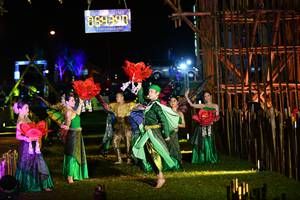 BIB: 201
                            <button type="button" onclick="openModal(16059770)" class="btn btn-primary btn-sm float-right btn-popup" data-toggle="modal" data-target=".modal-high-quality">
                        <i class="fas fa-shopping-cart"></i> Add to Cart
                    </button>
                                            <button type="button" onclick="isThisMe(16059770, true)" class="btn btn-success btn-sm float-right btn-popup btn-isme hidden" data-toggle="tooltip" data-placement="bottom" title="นี่คือรูปของคุณใช่ไหม คลิกที่นี่เพื่อเอาเข้าอัลบั้ม">
                        <i class="fas fa-plus"></i> Add to album
                    </button>
                    <button type="button" onclick="isThisMe(16059770, false)" class="btn btn-warning btn-sm float-right btn-popup btn-isnotme hidden">
                        <i class="fas fa-ban"></i> Remove from album
                    </button>