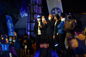 BIB: 
                            <button type="button" onclick="openModal(16059879)" class="btn btn-primary btn-sm float-right btn-popup" data-toggle="modal" data-target=".modal-high-quality">
                        <i class="fas fa-shopping-cart"></i> Add to Cart
                    </button>
                                            <button type="button" onclick="isThisMe(16059879, true)" class="btn btn-success btn-sm float-right btn-popup btn-isme hidden" data-toggle="tooltip" data-placement="bottom" title="นี่คือรูปของคุณใช่ไหม คลิกที่นี่เพื่อเอาเข้าอัลบั้ม">
                        <i class="fas fa-plus"></i> Add to album
                    </button>
                    <button type="button" onclick="isThisMe(16059879, false)" class="btn btn-warning btn-sm float-right btn-popup btn-isnotme hidden">
                        <i class="fas fa-ban"></i> Remove from album
                    </button>