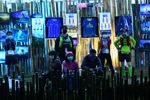 BIB: 
                            <button type="button" onclick="openModal(16059804)" class="btn btn-primary btn-sm float-right btn-popup" data-toggle="modal" data-target=".modal-high-quality">
                        <i class="fas fa-shopping-cart"></i> Add to Cart
                    </button>
                                            <button type="button" onclick="isThisMe(16059804, true)" class="btn btn-success btn-sm float-right btn-popup btn-isme hidden" data-toggle="tooltip" data-placement="bottom" title="นี่คือรูปของคุณใช่ไหม คลิกที่นี่เพื่อเอาเข้าอัลบั้ม">
                        <i class="fas fa-plus"></i> Add to album
                    </button>
                    <button type="button" onclick="isThisMe(16059804, false)" class="btn btn-warning btn-sm float-right btn-popup btn-isnotme hidden">
                        <i class="fas fa-ban"></i> Remove from album
                    </button>