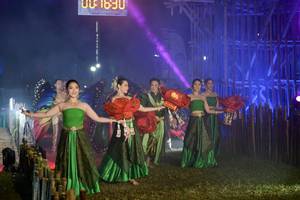 BIB: 1630, 2021
                            <button type="button" onclick="openModal(16043683)" class="btn btn-primary btn-sm float-right btn-popup" data-toggle="modal" data-target=".modal-high-quality">
                        <i class="fas fa-shopping-cart"></i> Add to Cart
                    </button>
                                            <button type="button" onclick="isThisMe(16043683, true)" class="btn btn-success btn-sm float-right btn-popup btn-isme hidden" data-toggle="tooltip" data-placement="bottom" title="นี่คือรูปของคุณใช่ไหม คลิกที่นี่เพื่อเอาเข้าอัลบั้ม">
                        <i class="fas fa-plus"></i> Add to album
                    </button>
                    <button type="button" onclick="isThisMe(16043683, false)" class="btn btn-warning btn-sm float-right btn-popup btn-isnotme hidden">
                        <i class="fas fa-ban"></i> Remove from album
                    </button>