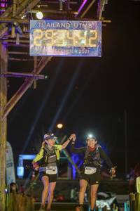 BIB: 2021, 3540, 3374
                            <button type="button" onclick="openModal(16040861)" class="btn btn-primary btn-sm float-right btn-popup" data-toggle="modal" data-target=".modal-high-quality">
                        <i class="fas fa-shopping-cart"></i> Add to Cart
                    </button>
                                            <button type="button" onclick="isThisMe(16040861, true)" class="btn btn-success btn-sm float-right btn-popup btn-isme hidden" data-toggle="tooltip" data-placement="bottom" title="นี่คือรูปของคุณใช่ไหม คลิกที่นี่เพื่อเอาเข้าอัลบั้ม">
                        <i class="fas fa-plus"></i> Add to album
                    </button>
                    <button type="button" onclick="isThisMe(16040861, false)" class="btn btn-warning btn-sm float-right btn-popup btn-isnotme hidden">
                        <i class="fas fa-ban"></i> Remove from album
                    </button>