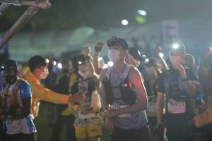 BIB: 11776, 1017
                            <button type="button" onclick="openModal(16043222)" class="btn btn-primary btn-sm float-right btn-popup" data-toggle="modal" data-target=".modal-high-quality">
                        <i class="fas fa-shopping-cart"></i> Add to Cart
                    </button>
                                            <button type="button" onclick="isThisMe(16043222, true)" class="btn btn-success btn-sm float-right btn-popup btn-isme hidden" data-toggle="tooltip" data-placement="bottom" title="นี่คือรูปของคุณใช่ไหม คลิกที่นี่เพื่อเอาเข้าอัลบั้ม">
                        <i class="fas fa-plus"></i> Add to album
                    </button>
                    <button type="button" onclick="isThisMe(16043222, false)" class="btn btn-warning btn-sm float-right btn-popup btn-isnotme hidden">
                        <i class="fas fa-ban"></i> Remove from album
                    </button>