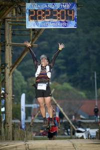 BIB: 2828019, 2021, 3142
                            <button type="button" onclick="openModal(16040448)" class="btn btn-primary btn-sm float-right btn-popup" data-toggle="modal" data-target=".modal-high-quality">
                        <i class="fas fa-shopping-cart"></i> Add to Cart
                    </button>
                                            <button type="button" onclick="isThisMe(16040448, true)" class="btn btn-success btn-sm float-right btn-popup btn-isme hidden" data-toggle="tooltip" data-placement="bottom" title="นี่คือรูปของคุณใช่ไหม คลิกที่นี่เพื่อเอาเข้าอัลบั้ม">
                        <i class="fas fa-plus"></i> Add to album
                    </button>
                    <button type="button" onclick="isThisMe(16040448, false)" class="btn btn-warning btn-sm float-right btn-popup btn-isnotme hidden">
                        <i class="fas fa-ban"></i> Remove from album
                    </button>