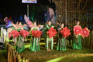 BIB: 2021
                            <button type="button" onclick="openModal(16043695)" class="btn btn-primary btn-sm float-right btn-popup" data-toggle="modal" data-target=".modal-high-quality">
                        <i class="fas fa-shopping-cart"></i> Add to Cart
                    </button>
                                            <button type="button" onclick="isThisMe(16043695, true)" class="btn btn-success btn-sm float-right btn-popup btn-isme hidden" data-toggle="tooltip" data-placement="bottom" title="นี่คือรูปของคุณใช่ไหม คลิกที่นี่เพื่อเอาเข้าอัลบั้ม">
                        <i class="fas fa-plus"></i> Add to album
                    </button>
                    <button type="button" onclick="isThisMe(16043695, false)" class="btn btn-warning btn-sm float-right btn-popup btn-isnotme hidden">
                        <i class="fas fa-ban"></i> Remove from album
                    </button>