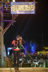 BIB: 800019, 912, 2021
                            <button type="button" onclick="openModal(16041070)" class="btn btn-primary btn-sm float-right btn-popup" data-toggle="modal" data-target=".modal-high-quality">
                        <i class="fas fa-shopping-cart"></i> Add to Cart
                    </button>
                                            <button type="button" onclick="isThisMe(16041070, true)" class="btn btn-success btn-sm float-right btn-popup btn-isme hidden" data-toggle="tooltip" data-placement="bottom" title="นี่คือรูปของคุณใช่ไหม คลิกที่นี่เพื่อเอาเข้าอัลบั้ม">
                        <i class="fas fa-plus"></i> Add to album
                    </button>
                    <button type="button" onclick="isThisMe(16041070, false)" class="btn btn-warning btn-sm float-right btn-popup btn-isnotme hidden">
                        <i class="fas fa-ban"></i> Remove from album
                    </button>