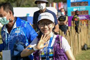 BIB: 193
                            <button type="button" onclick="openModal(16038501)" class="btn btn-primary btn-sm float-right btn-popup" data-toggle="modal" data-target=".modal-high-quality">
                        <i class="fas fa-shopping-cart"></i> Add to Cart
                    </button>
                                            <button type="button" onclick="isThisMe(16038501, true)" class="btn btn-success btn-sm float-right btn-popup btn-isme hidden" data-toggle="tooltip" data-placement="bottom" title="นี่คือรูปของคุณใช่ไหม คลิกที่นี่เพื่อเอาเข้าอัลบั้ม">
                        <i class="fas fa-plus"></i> Add to album
                    </button>
                    <button type="button" onclick="isThisMe(16038501, false)" class="btn btn-warning btn-sm float-right btn-popup btn-isnotme hidden">
                        <i class="fas fa-ban"></i> Remove from album
                    </button>