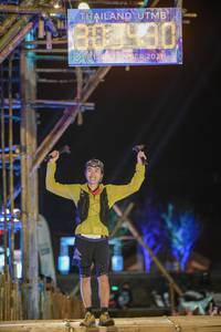 BIB: 202, 313
                            <button type="button" onclick="openModal(16041921)" class="btn btn-primary btn-sm float-right btn-popup" data-toggle="modal" data-target=".modal-high-quality">
                        <i class="fas fa-shopping-cart"></i> Add to Cart
                    </button>
                                            <button type="button" onclick="isThisMe(16041921, true)" class="btn btn-success btn-sm float-right btn-popup btn-isme hidden" data-toggle="tooltip" data-placement="bottom" title="นี่คือรูปของคุณใช่ไหม คลิกที่นี่เพื่อเอาเข้าอัลบั้ม">
                        <i class="fas fa-plus"></i> Add to album
                    </button>
                    <button type="button" onclick="isThisMe(16041921, false)" class="btn btn-warning btn-sm float-right btn-popup btn-isnotme hidden">
                        <i class="fas fa-ban"></i> Remove from album
                    </button>