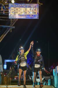 BIB: 2021, 1313, 3540, 3374
                            <button type="button" onclick="openModal(16040863)" class="btn btn-primary btn-sm float-right btn-popup" data-toggle="modal" data-target=".modal-high-quality">
                        <i class="fas fa-shopping-cart"></i> Add to Cart
                    </button>
                                            <button type="button" onclick="isThisMe(16040863, true)" class="btn btn-success btn-sm float-right btn-popup btn-isme hidden" data-toggle="tooltip" data-placement="bottom" title="นี่คือรูปของคุณใช่ไหม คลิกที่นี่เพื่อเอาเข้าอัลบั้ม">
                        <i class="fas fa-plus"></i> Add to album
                    </button>
                    <button type="button" onclick="isThisMe(16040863, false)" class="btn btn-warning btn-sm float-right btn-popup btn-isnotme hidden">
                        <i class="fas fa-ban"></i> Remove from album
                    </button>