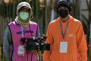 BIB: 
                            <button type="button" onclick="openModal(16037713)" class="btn btn-primary btn-sm float-right btn-popup" data-toggle="modal" data-target=".modal-high-quality">
                        <i class="fas fa-shopping-cart"></i> Add to Cart
                    </button>
                                            <button type="button" onclick="isThisMe(16037713, true)" class="btn btn-success btn-sm float-right btn-popup btn-isme hidden" data-toggle="tooltip" data-placement="bottom" title="นี่คือรูปของคุณใช่ไหม คลิกที่นี่เพื่อเอาเข้าอัลบั้ม">
                        <i class="fas fa-plus"></i> Add to album
                    </button>
                    <button type="button" onclick="isThisMe(16037713, false)" class="btn btn-warning btn-sm float-right btn-popup btn-isnotme hidden">
                        <i class="fas fa-ban"></i> Remove from album
                    </button>