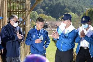 BIB: 
                            <button type="button" onclick="openModal(16037340)" class="btn btn-primary btn-sm float-right btn-popup" data-toggle="modal" data-target=".modal-high-quality">
                        <i class="fas fa-shopping-cart"></i> Add to Cart
                    </button>
                                            <button type="button" onclick="isThisMe(16037340, true)" class="btn btn-success btn-sm float-right btn-popup btn-isme hidden" data-toggle="tooltip" data-placement="bottom" title="นี่คือรูปของคุณใช่ไหม คลิกที่นี่เพื่อเอาเข้าอัลบั้ม">
                        <i class="fas fa-plus"></i> Add to album
                    </button>
                    <button type="button" onclick="isThisMe(16037340, false)" class="btn btn-warning btn-sm float-right btn-popup btn-isnotme hidden">
                        <i class="fas fa-ban"></i> Remove from album
                    </button>