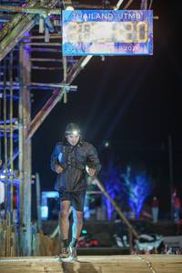 BIB: 202, 121, 3212
                            <button type="button" onclick="openModal(16042532)" class="btn btn-primary btn-sm float-right btn-popup" data-toggle="modal" data-target=".modal-high-quality">
                        <i class="fas fa-shopping-cart"></i> Add to Cart
                    </button>
                                            <button type="button" onclick="isThisMe(16042532, true)" class="btn btn-success btn-sm float-right btn-popup btn-isme hidden" data-toggle="tooltip" data-placement="bottom" title="นี่คือรูปของคุณใช่ไหม คลิกที่นี่เพื่อเอาเข้าอัลบั้ม">
                        <i class="fas fa-plus"></i> Add to album
                    </button>
                    <button type="button" onclick="isThisMe(16042532, false)" class="btn btn-warning btn-sm float-right btn-popup btn-isnotme hidden">
                        <i class="fas fa-ban"></i> Remove from album
                    </button>