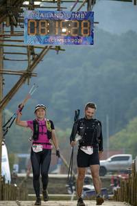 BIB: 2021, 020, 035
                            <button type="button" onclick="openModal(16043938)" class="btn btn-primary btn-sm float-right btn-popup" data-toggle="modal" data-target=".modal-high-quality">
                        <i class="fas fa-shopping-cart"></i> Add to Cart
                    </button>
                                            <button type="button" onclick="isThisMe(16043938, true)" class="btn btn-success btn-sm float-right btn-popup btn-isme hidden" data-toggle="tooltip" data-placement="bottom" title="นี่คือรูปของคุณใช่ไหม คลิกที่นี่เพื่อเอาเข้าอัลบั้ม">
                        <i class="fas fa-plus"></i> Add to album
                    </button>
                    <button type="button" onclick="isThisMe(16043938, false)" class="btn btn-warning btn-sm float-right btn-popup btn-isnotme hidden">
                        <i class="fas fa-ban"></i> Remove from album
                    </button>