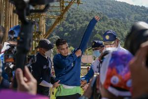 BIB: 
                            <button type="button" onclick="openModal(16035452)" class="btn btn-primary btn-sm float-right btn-popup" data-toggle="modal" data-target=".modal-high-quality">
                        <i class="fas fa-shopping-cart"></i> Add to Cart
                    </button>
                                            <button type="button" onclick="isThisMe(16035452, true)" class="btn btn-success btn-sm float-right btn-popup btn-isme hidden" data-toggle="tooltip" data-placement="bottom" title="นี่คือรูปของคุณใช่ไหม คลิกที่นี่เพื่อเอาเข้าอัลบั้ม">
                        <i class="fas fa-plus"></i> Add to album
                    </button>
                    <button type="button" onclick="isThisMe(16035452, false)" class="btn btn-warning btn-sm float-right btn-popup btn-isnotme hidden">
                        <i class="fas fa-ban"></i> Remove from album
                    </button>