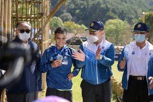 BIB: 0999
                            <button type="button" onclick="openModal(16035455)" class="btn btn-primary btn-sm float-right btn-popup" data-toggle="modal" data-target=".modal-high-quality">
                        <i class="fas fa-shopping-cart"></i> Add to Cart
                    </button>
                                            <button type="button" onclick="isThisMe(16035455, true)" class="btn btn-success btn-sm float-right btn-popup btn-isme hidden" data-toggle="tooltip" data-placement="bottom" title="นี่คือรูปของคุณใช่ไหม คลิกที่นี่เพื่อเอาเข้าอัลบั้ม">
                        <i class="fas fa-plus"></i> Add to album
                    </button>
                    <button type="button" onclick="isThisMe(16035455, false)" class="btn btn-warning btn-sm float-right btn-popup btn-isnotme hidden">
                        <i class="fas fa-ban"></i> Remove from album
                    </button>