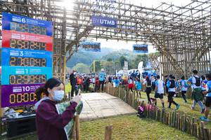 BIB: 250249, 2021, 029349, 138, 0000, 8137
                            <button type="button" onclick="openModal(16008276)" class="btn btn-primary btn-sm float-right btn-popup" data-toggle="modal" data-target=".modal-high-quality">
                        <i class="fas fa-shopping-cart"></i> Add to Cart
                    </button>
                                            <button type="button" onclick="isThisMe(16008276, true)" class="btn btn-success btn-sm float-right btn-popup btn-isme hidden" data-toggle="tooltip" data-placement="bottom" title="นี่คือรูปของคุณใช่ไหม คลิกที่นี่เพื่อเอาเข้าอัลบั้ม">
                        <i class="fas fa-plus"></i> Add to album
                    </button>
                    <button type="button" onclick="isThisMe(16008276, false)" class="btn btn-warning btn-sm float-right btn-popup btn-isnotme hidden">
                        <i class="fas fa-ban"></i> Remove from album
                    </button>