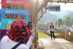 BIB: 293300, 2021, 263106, 5028, 0000
                            <button type="button" onclick="openModal(16026843)" class="btn btn-primary btn-sm float-right btn-popup" data-toggle="modal" data-target=".modal-high-quality">
                        <i class="fas fa-shopping-cart"></i> Add to Cart
                    </button>
                                            <button type="button" onclick="isThisMe(16026843, true)" class="btn btn-success btn-sm float-right btn-popup btn-isme hidden" data-toggle="tooltip" data-placement="bottom" title="นี่คือรูปของคุณใช่ไหม คลิกที่นี่เพื่อเอาเข้าอัลบั้ม">
                        <i class="fas fa-plus"></i> Add to album
                    </button>
                    <button type="button" onclick="isThisMe(16026843, false)" class="btn btn-warning btn-sm float-right btn-popup btn-isnotme hidden">
                        <i class="fas fa-ban"></i> Remove from album
                    </button>