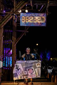 BIB: 2021
                            <button type="button" onclick="openModal(15996327)" class="btn btn-primary btn-sm float-right btn-popup" data-toggle="modal" data-target=".modal-high-quality">
                        <i class="fas fa-shopping-cart"></i> Add to Cart
                    </button>
                                            <button type="button" onclick="isThisMe(15996327, true)" class="btn btn-success btn-sm float-right btn-popup btn-isme hidden" data-toggle="tooltip" data-placement="bottom" title="นี่คือรูปของคุณใช่ไหม คลิกที่นี่เพื่อเอาเข้าอัลบั้ม">
                        <i class="fas fa-plus"></i> Add to album
                    </button>
                    <button type="button" onclick="isThisMe(15996327, false)" class="btn btn-warning btn-sm float-right btn-popup btn-isnotme hidden">
                        <i class="fas fa-ban"></i> Remove from album
                    </button>