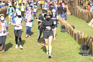 BIB: , 8310
                            <button type="button" onclick="openModal(15988066)" class="btn btn-primary btn-sm float-right btn-popup" data-toggle="modal" data-target=".modal-high-quality">
                        <i class="fas fa-shopping-cart"></i> Add to Cart
                    </button>
                                            <button type="button" onclick="isThisMe(15988066, true)" class="btn btn-success btn-sm float-right btn-popup btn-isme hidden" data-toggle="tooltip" data-placement="bottom" title="นี่คือรูปของคุณใช่ไหม คลิกที่นี่เพื่อเอาเข้าอัลบั้ม">
                        <i class="fas fa-plus"></i> Add to album
                    </button>
                    <button type="button" onclick="isThisMe(15988066, false)" class="btn btn-warning btn-sm float-right btn-popup btn-isnotme hidden">
                        <i class="fas fa-ban"></i> Remove from album
                    </button>