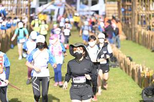 BIB: 010, 8309
                            <button type="button" onclick="openModal(15988069)" class="btn btn-primary btn-sm float-right btn-popup" data-toggle="modal" data-target=".modal-high-quality">
                        <i class="fas fa-shopping-cart"></i> Add to Cart
                    </button>
                                            <button type="button" onclick="isThisMe(15988069, true)" class="btn btn-success btn-sm float-right btn-popup btn-isme hidden" data-toggle="tooltip" data-placement="bottom" title="นี่คือรูปของคุณใช่ไหม คลิกที่นี่เพื่อเอาเข้าอัลบั้ม">
                        <i class="fas fa-plus"></i> Add to album
                    </button>
                    <button type="button" onclick="isThisMe(15988069, false)" class="btn btn-warning btn-sm float-right btn-popup btn-isnotme hidden">
                        <i class="fas fa-ban"></i> Remove from album
                    </button>