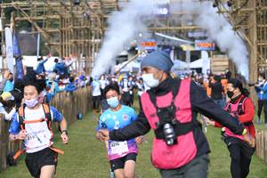 BIB: 818, 8276
                            <button type="button" onclick="openModal(15988022)" class="btn btn-primary btn-sm float-right btn-popup" data-toggle="modal" data-target=".modal-high-quality">
                        <i class="fas fa-shopping-cart"></i> Add to Cart
                    </button>
                                            <button type="button" onclick="isThisMe(15988022, true)" class="btn btn-success btn-sm float-right btn-popup btn-isme hidden" data-toggle="tooltip" data-placement="bottom" title="นี่คือรูปของคุณใช่ไหม คลิกที่นี่เพื่อเอาเข้าอัลบั้ม">
                        <i class="fas fa-plus"></i> Add to album
                    </button>
                    <button type="button" onclick="isThisMe(15988022, false)" class="btn btn-warning btn-sm float-right btn-popup btn-isnotme hidden">
                        <i class="fas fa-ban"></i> Remove from album
                    </button>