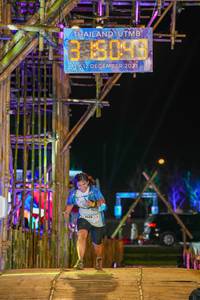 BIB: 202, 3428
                            <button type="button" onclick="openModal(16003723)" class="btn btn-primary btn-sm float-right btn-popup" data-toggle="modal" data-target=".modal-high-quality">
                        <i class="fas fa-shopping-cart"></i> Add to Cart
                    </button>
                                            <button type="button" onclick="isThisMe(16003723, true)" class="btn btn-success btn-sm float-right btn-popup btn-isme hidden" data-toggle="tooltip" data-placement="bottom" title="นี่คือรูปของคุณใช่ไหม คลิกที่นี่เพื่อเอาเข้าอัลบั้ม">
                        <i class="fas fa-plus"></i> Add to album
                    </button>
                    <button type="button" onclick="isThisMe(16003723, false)" class="btn btn-warning btn-sm float-right btn-popup btn-isnotme hidden">
                        <i class="fas fa-ban"></i> Remove from album
                    </button>