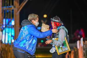 BIB: 168, 7500, 062, 125, 4122, 1669
                            <button type="button" onclick="openModal(16004779)" class="btn btn-primary btn-sm float-right btn-popup" data-toggle="modal" data-target=".modal-high-quality">
                        <i class="fas fa-shopping-cart"></i> Add to Cart
                    </button>
                                            <button type="button" onclick="isThisMe(16004779, true)" class="btn btn-success btn-sm float-right btn-popup btn-isme hidden" data-toggle="tooltip" data-placement="bottom" title="นี่คือรูปของคุณใช่ไหม คลิกที่นี่เพื่อเอาเข้าอัลบั้ม">
                        <i class="fas fa-plus"></i> Add to album
                    </button>
                    <button type="button" onclick="isThisMe(16004779, false)" class="btn btn-warning btn-sm float-right btn-popup btn-isnotme hidden">
                        <i class="fas fa-ban"></i> Remove from album
                    </button>