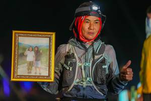 BIB: 
                            <button type="button" onclick="openModal(16004773)" class="btn btn-primary btn-sm float-right btn-popup" data-toggle="modal" data-target=".modal-high-quality">
                        <i class="fas fa-shopping-cart"></i> Add to Cart
                    </button>
                                            <button type="button" onclick="isThisMe(16004773, true)" class="btn btn-success btn-sm float-right btn-popup btn-isme hidden" data-toggle="tooltip" data-placement="bottom" title="นี่คือรูปของคุณใช่ไหม คลิกที่นี่เพื่อเอาเข้าอัลบั้ม">
                        <i class="fas fa-plus"></i> Add to album
                    </button>
                    <button type="button" onclick="isThisMe(16004773, false)" class="btn btn-warning btn-sm float-right btn-popup btn-isnotme hidden">
                        <i class="fas fa-ban"></i> Remove from album
                    </button>