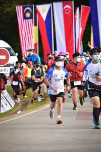 BIB: 010, 809, 8087
                            <button type="button" onclick="openModal(15980973)" class="btn btn-primary btn-sm float-right btn-popup" data-toggle="modal" data-target=".modal-high-quality">
                        <i class="fas fa-shopping-cart"></i> Add to Cart
                    </button>
                                            <button type="button" onclick="isThisMe(15980973, true)" class="btn btn-success btn-sm float-right btn-popup btn-isme hidden" data-toggle="tooltip" data-placement="bottom" title="นี่คือรูปของคุณใช่ไหม คลิกที่นี่เพื่อเอาเข้าอัลบั้ม">
                        <i class="fas fa-plus"></i> Add to album
                    </button>
                    <button type="button" onclick="isThisMe(15980973, false)" class="btn btn-warning btn-sm float-right btn-popup btn-isnotme hidden">
                        <i class="fas fa-ban"></i> Remove from album
                    </button>