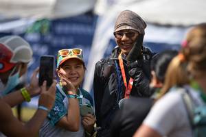 BIB: 320
                            <button type="button" onclick="openModal(15986712)" class="btn btn-primary btn-sm float-right btn-popup" data-toggle="modal" data-target=".modal-high-quality">
                        <i class="fas fa-shopping-cart"></i> Add to Cart
                    </button>
                                            <button type="button" onclick="isThisMe(15986712, true)" class="btn btn-success btn-sm float-right btn-popup btn-isme hidden" data-toggle="tooltip" data-placement="bottom" title="นี่คือรูปของคุณใช่ไหม คลิกที่นี่เพื่อเอาเข้าอัลบั้ม">
                        <i class="fas fa-plus"></i> Add to album
                    </button>
                    <button type="button" onclick="isThisMe(15986712, false)" class="btn btn-warning btn-sm float-right btn-popup btn-isnotme hidden">
                        <i class="fas fa-ban"></i> Remove from album
                    </button>