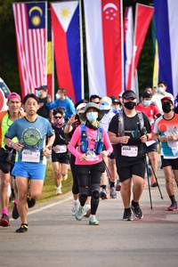 BIB: 010, 8048, 8010, 807
                            <button type="button" onclick="openModal(15980978)" class="btn btn-primary btn-sm float-right btn-popup" data-toggle="modal" data-target=".modal-high-quality">
                        <i class="fas fa-shopping-cart"></i> Add to Cart
                    </button>
                                            <button type="button" onclick="isThisMe(15980978, true)" class="btn btn-success btn-sm float-right btn-popup btn-isme hidden" data-toggle="tooltip" data-placement="bottom" title="นี่คือรูปของคุณใช่ไหม คลิกที่นี่เพื่อเอาเข้าอัลบั้ม">
                        <i class="fas fa-plus"></i> Add to album
                    </button>
                    <button type="button" onclick="isThisMe(15980978, false)" class="btn btn-warning btn-sm float-right btn-popup btn-isnotme hidden">
                        <i class="fas fa-ban"></i> Remove from album
                    </button>