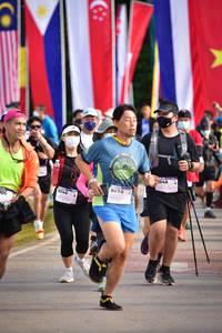 BIB: 910, 048, 8010, 010, 8046
                            <button type="button" onclick="openModal(15980982)" class="btn btn-primary btn-sm float-right btn-popup" data-toggle="modal" data-target=".modal-high-quality">
                        <i class="fas fa-shopping-cart"></i> Add to Cart
                    </button>
                                            <button type="button" onclick="isThisMe(15980982, true)" class="btn btn-success btn-sm float-right btn-popup btn-isme hidden" data-toggle="tooltip" data-placement="bottom" title="นี่คือรูปของคุณใช่ไหม คลิกที่นี่เพื่อเอาเข้าอัลบั้ม">
                        <i class="fas fa-plus"></i> Add to album
                    </button>
                    <button type="button" onclick="isThisMe(15980982, false)" class="btn btn-warning btn-sm float-right btn-popup btn-isnotme hidden">
                        <i class="fas fa-ban"></i> Remove from album
                    </button>