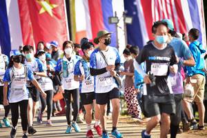 BIB: 8240, 8272, 8293, 8245, 8211, 8234
                            <button type="button" onclick="openModal(15981031)" class="btn btn-primary btn-sm float-right btn-popup" data-toggle="modal" data-target=".modal-high-quality">
                        <i class="fas fa-shopping-cart"></i> Add to Cart
                    </button>
                                            <button type="button" onclick="isThisMe(15981031, true)" class="btn btn-success btn-sm float-right btn-popup btn-isme hidden" data-toggle="tooltip" data-placement="bottom" title="นี่คือรูปของคุณใช่ไหม คลิกที่นี่เพื่อเอาเข้าอัลบั้ม">
                        <i class="fas fa-plus"></i> Add to album
                    </button>
                    <button type="button" onclick="isThisMe(15981031, false)" class="btn btn-warning btn-sm float-right btn-popup btn-isnotme hidden">
                        <i class="fas fa-ban"></i> Remove from album
                    </button>