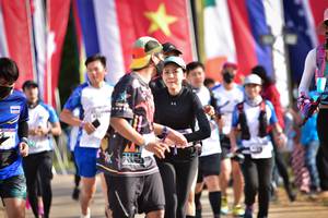 BIB: 920
                            <button type="button" onclick="openModal(15981020)" class="btn btn-primary btn-sm float-right btn-popup" data-toggle="modal" data-target=".modal-high-quality">
                        <i class="fas fa-shopping-cart"></i> Add to Cart
                    </button>
                                            <button type="button" onclick="isThisMe(15981020, true)" class="btn btn-success btn-sm float-right btn-popup btn-isme hidden" data-toggle="tooltip" data-placement="bottom" title="นี่คือรูปของคุณใช่ไหม คลิกที่นี่เพื่อเอาเข้าอัลบั้ม">
                        <i class="fas fa-plus"></i> Add to album
                    </button>
                    <button type="button" onclick="isThisMe(15981020, false)" class="btn btn-warning btn-sm float-right btn-popup btn-isnotme hidden">
                        <i class="fas fa-ban"></i> Remove from album
                    </button>