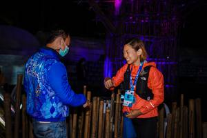 BIB: 00000
                            <button type="button" onclick="openModal(15967386)" class="btn btn-primary btn-sm float-right btn-popup" data-toggle="modal" data-target=".modal-high-quality">
                        <i class="fas fa-shopping-cart"></i> Add to Cart
                    </button>
                                            <button type="button" onclick="isThisMe(15967386, true)" class="btn btn-success btn-sm float-right btn-popup btn-isme hidden" data-toggle="tooltip" data-placement="bottom" title="นี่คือรูปของคุณใช่ไหม คลิกที่นี่เพื่อเอาเข้าอัลบั้ม">
                        <i class="fas fa-plus"></i> Add to album
                    </button>
                    <button type="button" onclick="isThisMe(15967386, false)" class="btn btn-warning btn-sm float-right btn-popup btn-isnotme hidden">
                        <i class="fas fa-ban"></i> Remove from album
                    </button>