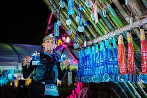 BIB: 6012
                            <button type="button" onclick="openModal(15967280)" class="btn btn-primary btn-sm float-right btn-popup" data-toggle="modal" data-target=".modal-high-quality">
                        <i class="fas fa-shopping-cart"></i> Add to Cart
                    </button>
                                            <button type="button" onclick="isThisMe(15967280, true)" class="btn btn-success btn-sm float-right btn-popup btn-isme hidden" data-toggle="tooltip" data-placement="bottom" title="นี่คือรูปของคุณใช่ไหม คลิกที่นี่เพื่อเอาเข้าอัลบั้ม">
                        <i class="fas fa-plus"></i> Add to album
                    </button>
                    <button type="button" onclick="isThisMe(15967280, false)" class="btn btn-warning btn-sm float-right btn-popup btn-isnotme hidden">
                        <i class="fas fa-ban"></i> Remove from album
                    </button>