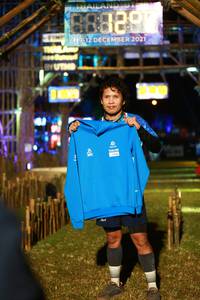 BIB: 2021
                            <button type="button" onclick="openModal(16027538)" class="btn btn-primary btn-sm float-right btn-popup" data-toggle="modal" data-target=".modal-high-quality">
                        <i class="fas fa-shopping-cart"></i> Add to Cart
                    </button>
                                            <button type="button" onclick="isThisMe(16027538, true)" class="btn btn-success btn-sm float-right btn-popup btn-isme hidden" data-toggle="tooltip" data-placement="bottom" title="นี่คือรูปของคุณใช่ไหม คลิกที่นี่เพื่อเอาเข้าอัลบั้ม">
                        <i class="fas fa-plus"></i> Add to album
                    </button>
                    <button type="button" onclick="isThisMe(16027538, false)" class="btn btn-warning btn-sm float-right btn-popup btn-isnotme hidden">
                        <i class="fas fa-ban"></i> Remove from album
                    </button>