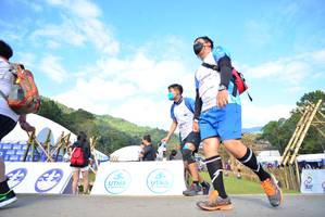 BIB: 8034, 132
                            <button type="button" onclick="openModal(15925572)" class="btn btn-primary btn-sm float-right btn-popup" data-toggle="modal" data-target=".modal-high-quality">
                        <i class="fas fa-shopping-cart"></i> Add to Cart
                    </button>
                                            <button type="button" onclick="isThisMe(15925572, true)" class="btn btn-success btn-sm float-right btn-popup btn-isme hidden" data-toggle="tooltip" data-placement="bottom" title="นี่คือรูปของคุณใช่ไหม คลิกที่นี่เพื่อเอาเข้าอัลบั้ม">
                        <i class="fas fa-plus"></i> Add to album
                    </button>
                    <button type="button" onclick="isThisMe(15925572, false)" class="btn btn-warning btn-sm float-right btn-popup btn-isnotme hidden">
                        <i class="fas fa-ban"></i> Remove from album
                    </button>