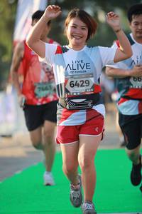 BIB: 6429, 764
                            <button type="button" onclick="openModal(6453440)" class="btn btn-primary btn-sm float-right btn-popup" data-toggle="modal" data-target=".modal-high-quality">
                        <i class="fas fa-shopping-cart"></i> Add to Cart
                    </button>
                                            <button type="button" onclick="isThisMe(6453440, true)" class="btn btn-success btn-sm float-right btn-popup btn-isme hidden" data-toggle="tooltip" data-placement="bottom" title="นี่คือรูปของคุณใช่ไหม คลิกที่นี่เพื่อเอาเข้าอัลบั้ม">
                        <i class="fas fa-plus"></i> Add to album
                    </button>
                    <button type="button" onclick="isThisMe(6453440, false)" class="btn btn-warning btn-sm float-right btn-popup btn-isnotme hidden">
                        <i class="fas fa-ban"></i> Remove from album
                    </button>