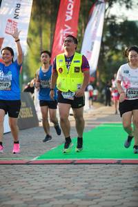 BIB: 7315, 7187, 6521, 201
                            <button type="button" onclick="openModal(6452709)" class="btn btn-primary btn-sm float-right btn-popup" data-toggle="modal" data-target=".modal-high-quality">
                        <i class="fas fa-shopping-cart"></i> Add to Cart
                    </button>
                                            <button type="button" onclick="isThisMe(6452709, true)" class="btn btn-success btn-sm float-right btn-popup btn-isme hidden" data-toggle="tooltip" data-placement="bottom" title="นี่คือรูปของคุณใช่ไหม คลิกที่นี่เพื่อเอาเข้าอัลบั้ม">
                        <i class="fas fa-plus"></i> Add to album
                    </button>
                    <button type="button" onclick="isThisMe(6452709, false)" class="btn btn-warning btn-sm float-right btn-popup btn-isnotme hidden">
                        <i class="fas fa-ban"></i> Remove from album
                    </button>