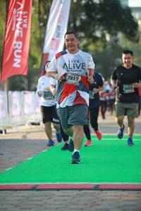 BIB: 7817, 065
                            <button type="button" onclick="openModal(6453533)" class="btn btn-primary btn-sm float-right btn-popup" data-toggle="modal" data-target=".modal-high-quality">
                        <i class="fas fa-shopping-cart"></i> Add to Cart
                    </button>
                                            <button type="button" onclick="isThisMe(6453533, true)" class="btn btn-success btn-sm float-right btn-popup btn-isme hidden" data-toggle="tooltip" data-placement="bottom" title="นี่คือรูปของคุณใช่ไหม คลิกที่นี่เพื่อเอาเข้าอัลบั้ม">
                        <i class="fas fa-plus"></i> Add to album
                    </button>
                    <button type="button" onclick="isThisMe(6453533, false)" class="btn btn-warning btn-sm float-right btn-popup btn-isnotme hidden">
                        <i class="fas fa-ban"></i> Remove from album
                    </button>