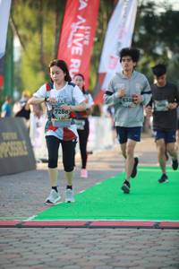 BIB: 7288, 638
                            <button type="button" onclick="openModal(6452547)" class="btn btn-primary btn-sm float-right btn-popup" data-toggle="modal" data-target=".modal-high-quality">
                        <i class="fas fa-shopping-cart"></i> Add to Cart
                    </button>
                                            <button type="button" onclick="isThisMe(6452547, true)" class="btn btn-success btn-sm float-right btn-popup btn-isme hidden" data-toggle="tooltip" data-placement="bottom" title="นี่คือรูปของคุณใช่ไหม คลิกที่นี่เพื่อเอาเข้าอัลบั้ม">
                        <i class="fas fa-plus"></i> Add to album
                    </button>
                    <button type="button" onclick="isThisMe(6452547, false)" class="btn btn-warning btn-sm float-right btn-popup btn-isnotme hidden">
                        <i class="fas fa-ban"></i> Remove from album
                    </button>