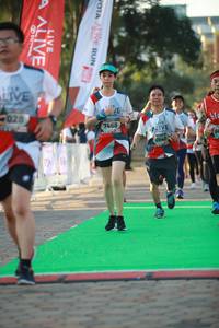 BIB: 028, 7468
                            <button type="button" onclick="openModal(6452768)" class="btn btn-primary btn-sm float-right btn-popup" data-toggle="modal" data-target=".modal-high-quality">
                        <i class="fas fa-shopping-cart"></i> Add to Cart
                    </button>
                                            <button type="button" onclick="isThisMe(6452768, true)" class="btn btn-success btn-sm float-right btn-popup btn-isme hidden" data-toggle="tooltip" data-placement="bottom" title="นี่คือรูปของคุณใช่ไหม คลิกที่นี่เพื่อเอาเข้าอัลบั้ม">
                        <i class="fas fa-plus"></i> Add to album
                    </button>
                    <button type="button" onclick="isThisMe(6452768, false)" class="btn btn-warning btn-sm float-right btn-popup btn-isnotme hidden">
                        <i class="fas fa-ban"></i> Remove from album
                    </button>