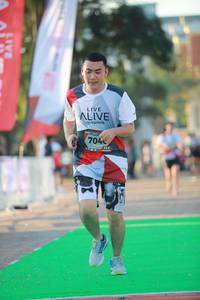 BIB: 704
                            <button type="button" onclick="openModal(6452484)" class="btn btn-primary btn-sm float-right btn-popup" data-toggle="modal" data-target=".modal-high-quality">
                        <i class="fas fa-shopping-cart"></i> Add to Cart
                    </button>
                                            <button type="button" onclick="isThisMe(6452484, true)" class="btn btn-success btn-sm float-right btn-popup btn-isme hidden" data-toggle="tooltip" data-placement="bottom" title="นี่คือรูปของคุณใช่ไหม คลิกที่นี่เพื่อเอาเข้าอัลบั้ม">
                        <i class="fas fa-plus"></i> Add to album
                    </button>
                    <button type="button" onclick="isThisMe(6452484, false)" class="btn btn-warning btn-sm float-right btn-popup btn-isnotme hidden">
                        <i class="fas fa-ban"></i> Remove from album
                    </button>