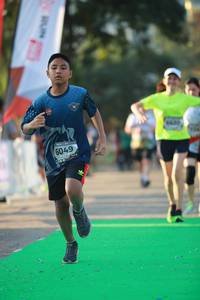 BIB: 6049
                            <button type="button" onclick="openModal(6451995)" class="btn btn-primary btn-sm float-right btn-popup" data-toggle="modal" data-target=".modal-high-quality">
                        <i class="fas fa-shopping-cart"></i> Add to Cart
                    </button>
                                            <button type="button" onclick="isThisMe(6451995, true)" class="btn btn-success btn-sm float-right btn-popup btn-isme hidden" data-toggle="tooltip" data-placement="bottom" title="นี่คือรูปของคุณใช่ไหม คลิกที่นี่เพื่อเอาเข้าอัลบั้ม">
                        <i class="fas fa-plus"></i> Add to album
                    </button>
                    <button type="button" onclick="isThisMe(6451995, false)" class="btn btn-warning btn-sm float-right btn-popup btn-isnotme hidden">
                        <i class="fas fa-ban"></i> Remove from album
                    </button>