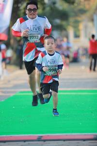 BIB: 7772, 998
                            <button type="button" onclick="openModal(6452440)" class="btn btn-primary btn-sm float-right btn-popup" data-toggle="modal" data-target=".modal-high-quality">
                        <i class="fas fa-shopping-cart"></i> Add to Cart
                    </button>
                                            <button type="button" onclick="isThisMe(6452440, true)" class="btn btn-success btn-sm float-right btn-popup btn-isme hidden" data-toggle="tooltip" data-placement="bottom" title="นี่คือรูปของคุณใช่ไหม คลิกที่นี่เพื่อเอาเข้าอัลบั้ม">
                        <i class="fas fa-plus"></i> Add to album
                    </button>
                    <button type="button" onclick="isThisMe(6452440, false)" class="btn btn-warning btn-sm float-right btn-popup btn-isnotme hidden">
                        <i class="fas fa-ban"></i> Remove from album
                    </button>