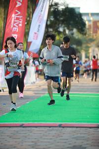 BIB: 406, 7288
                            <button type="button" onclick="openModal(6452541)" class="btn btn-primary btn-sm float-right btn-popup" data-toggle="modal" data-target=".modal-high-quality">
                        <i class="fas fa-shopping-cart"></i> Add to Cart
                    </button>
                                            <button type="button" onclick="isThisMe(6452541, true)" class="btn btn-success btn-sm float-right btn-popup btn-isme hidden" data-toggle="tooltip" data-placement="bottom" title="นี่คือรูปของคุณใช่ไหม คลิกที่นี่เพื่อเอาเข้าอัลบั้ม">
                        <i class="fas fa-plus"></i> Add to album
                    </button>
                    <button type="button" onclick="isThisMe(6452541, false)" class="btn btn-warning btn-sm float-right btn-popup btn-isnotme hidden">
                        <i class="fas fa-ban"></i> Remove from album
                    </button>